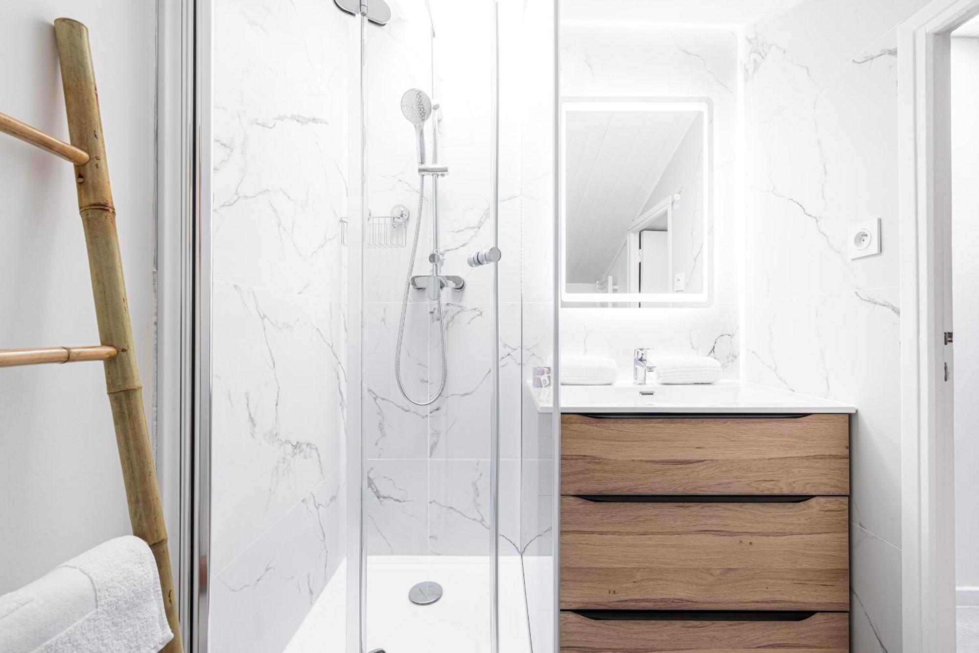 Quiet 1 Bdr At Port Apartment Nizza